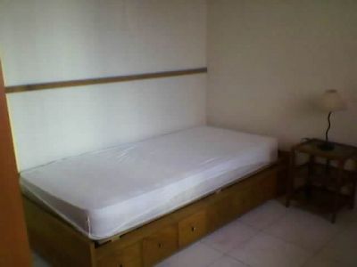 Aluga-se quarto a rapariga no centro de Leiria