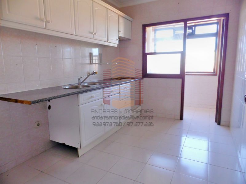 [1264F] T2 bom estado, c/ lg garagem – 100% financiado