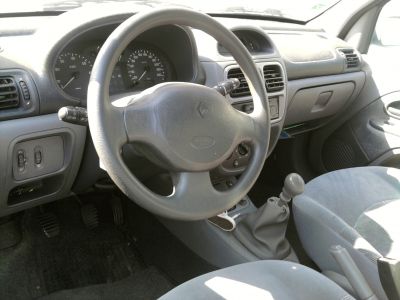 Renault Clio 1.2 matricula de 2000 - só 1.750€ negociável