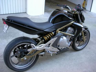 KAWASAKI ER6-NAKED ((VENDO OU TROCO POR DESPORTIVA)