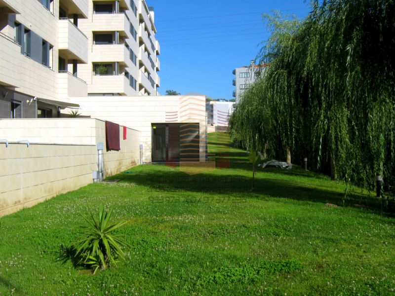 [1264F] T4 luxo, jardim com riacho, ginásio, domótica – Boas acessibilidades