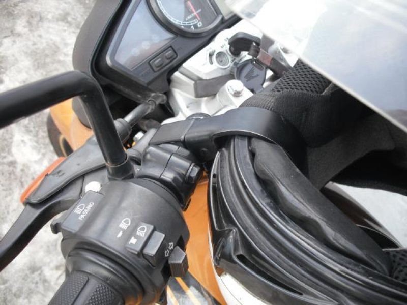 Trava para capacete antifurto