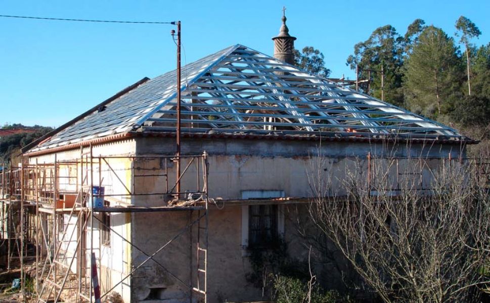 Trolhas e Pintores para Reformar sua Casa Construções de Moradias Restauros e Recuperações