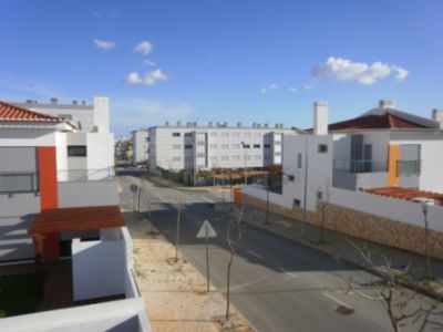 MORADIA M2+1 EM ZONA SOSSEGADA DE PORTIMÃO / REF: 1301