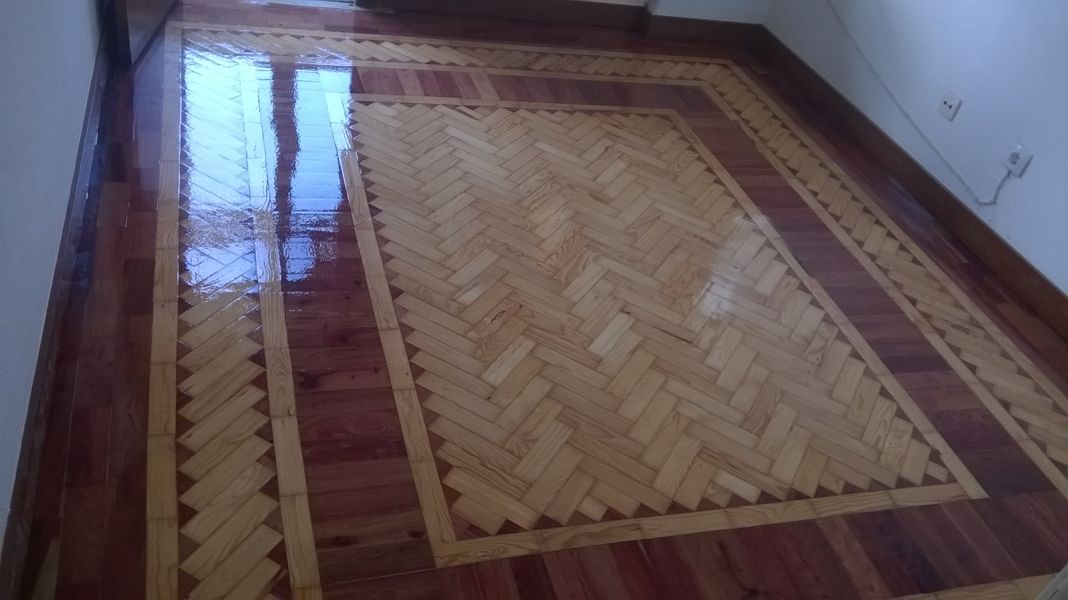 N.R.Marques afagamento e envernizamento de soalhos