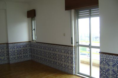 Excelente T3 pronto a habitar em prédio impecável com 2 elevadores 