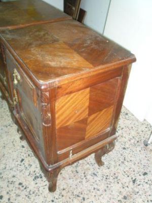 2 Mesas de Cabeceira Queen Anne