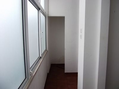 T3 , No Centro de CALDAS DA RAINHA Para Arrendar,  Renovado.   