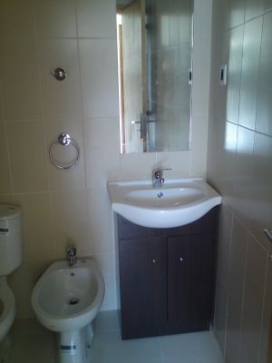 Vendo ou alugo casa totalmente reconstruida na zona histórica do Sardoal. 