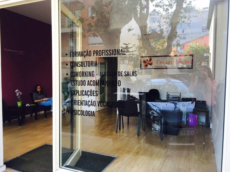 Espaços Coworking e Aluguer gabinetes e salas de formação