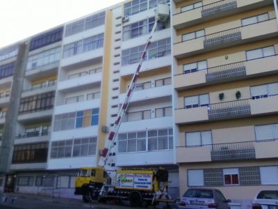 Plataforma Articulada sobre caminhão