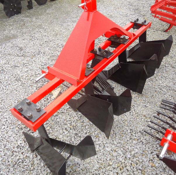 Abre regos de 4 linhas com arrancador de batatas (Grande Promoção) 400€