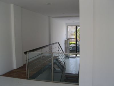 Loja com 200 m2 no centro de Gondomar