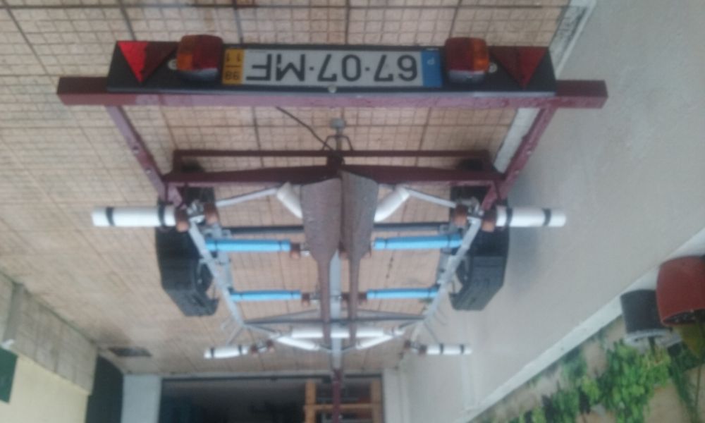 Reboque para barco de 5 metros