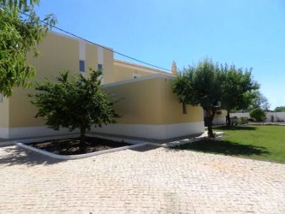 V3 isolada com piscina