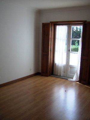 Moradia T4 sem móveis