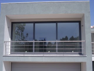 Escadas Interior Exterior Varanda Portões Gradeamentos Vidro Inox 