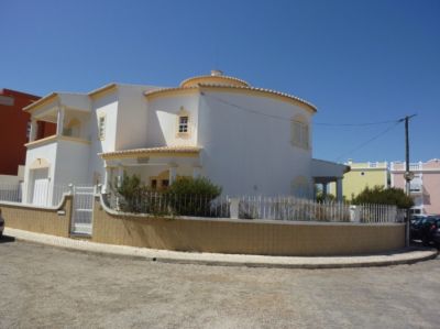 Vende-se Moradia V4 Como Nova