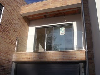 PORTÕES VARANDAS VEDAÇÕES CORRIMÕES RESGUARDO ESCADAS VIDRO INOX