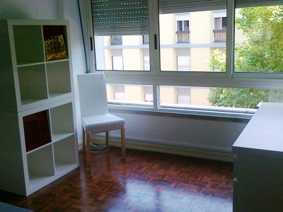 Aluga-se quarto mobilado em apartamento totalmente remodelado - 300€