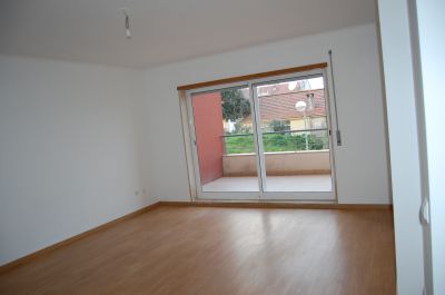 Arrenda-se T5 (6Ass.) Pxmo Lumiar