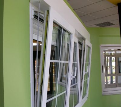 Caixilharia em PVC, Aluminio - Madeira , Madeira