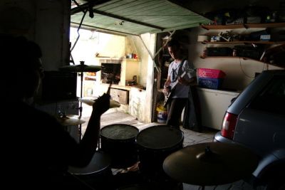 Vendo Bateria(quase nova)- baixa de preço