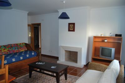 Apartamento T2 mobilado rés-do-chão na Nazaré com Piscina