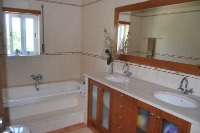 Vivenda T3 individual, com terreno, Valado Dos Frades