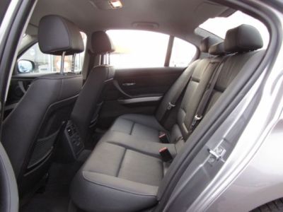 BMW Série 3 (E90) (2) 143 318d DELUXE