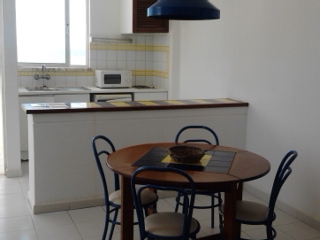 ALUGA-SE T0 T1 T2 EM APARTHOTEL A 70 MT DA PRAIA