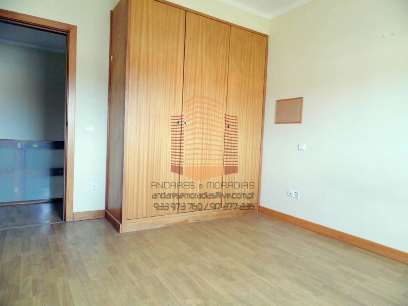 [6898] T4 Duplex, terraço, à praia Madalena