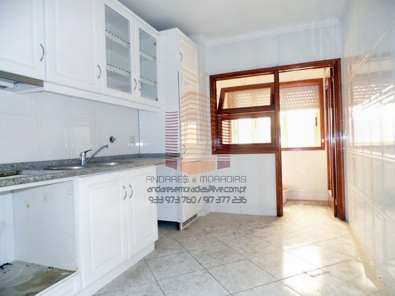 [1277F] T2+1 junto Escola secundária- 100% financiado