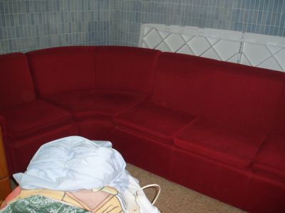 Sofá de 6 lugares com arrumação por baixo