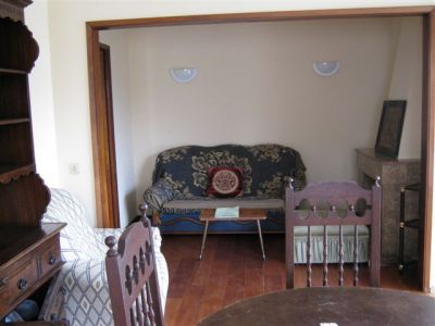 meia moradia bem situada