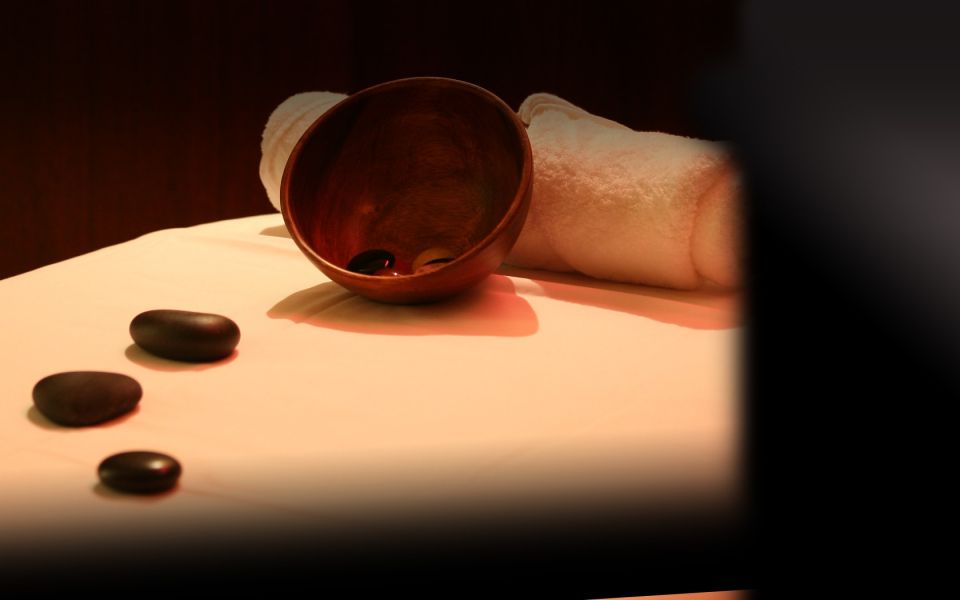 FAÇO VARIOS TIPOS DE MASSAGENS SO A SENHORAS 913840082