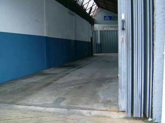 Armazém - 375m2 - 325€ 