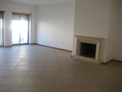 Excelente apartamento T3 Duplexcom 145m2 e Duplex com 90m2 e garagem individual. Mª Grande
