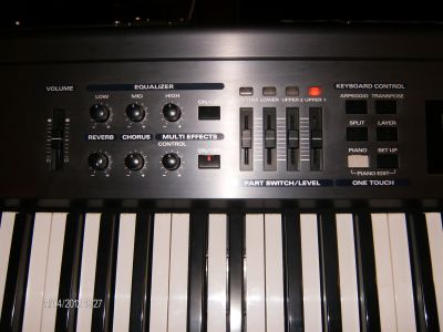 Piano Roland RD-700