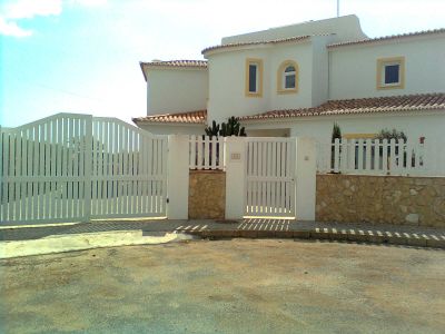 Moradia de luxo T4 nova com piscina privada