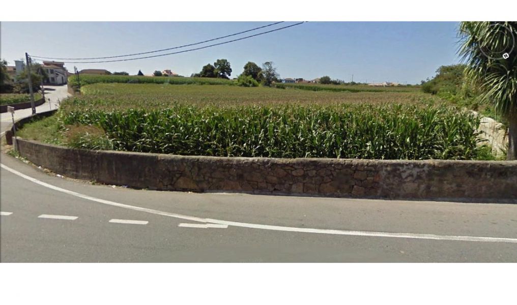 Terreno de gaveto c/3600 m2 - Modivas / Vila do Conde
