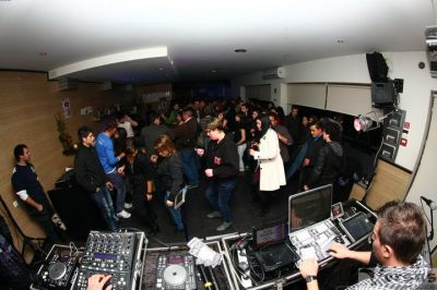 KARAOKE - VENDE-SE EMPRESA 