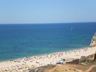 T1 mobilado,em frente ao mar Armação Pêra AO ANO