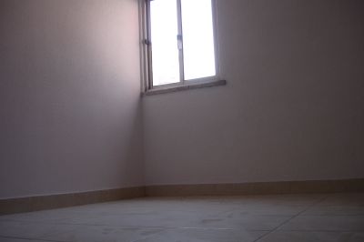 ARRENDA-SE T2 REMODELADO