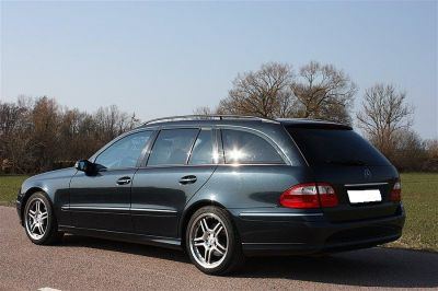 Mercedes-Benz E 220 CDI Avantgarde Station 2004 (10500 euros)