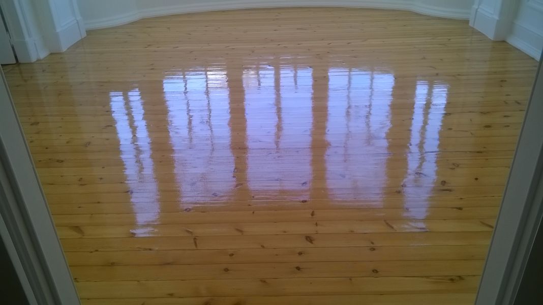 N.R.Marques afagamento e envernizamento de soalhos