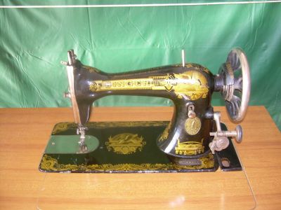 Vendo máquina de costura SINGER