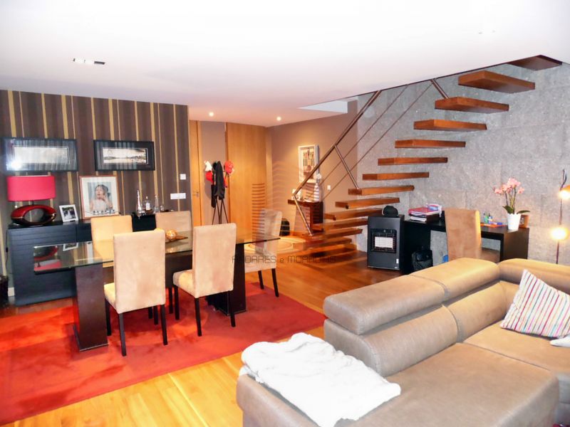 Moderna moradia a 500m da praia Areinho – Rio Douro