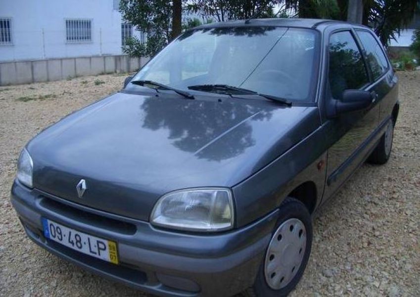 Renault Clio 1.9D....900€