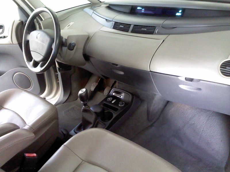 Renault Espace IV Expression 2.2 DCI 150 CV